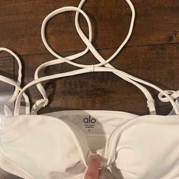 ALO YOGA TOP - Picture 2 of 3